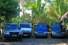 images/Qui-sommes-nous/2-vehicule-minibus-4x4.jpg