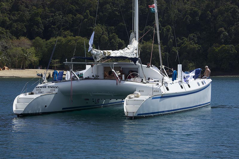 Catamaran 4